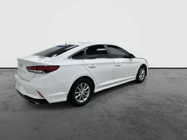 2018 Hyundai Sonata photo 4 of 32
