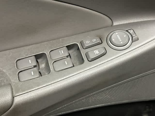 2013 Hyundai Sonata photo 20 of 31