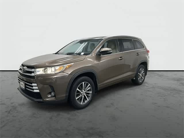 2017 Toyota Highlander XLE Toasted Walnut Pearl at Sterling McCall Lexus of Clear Lake