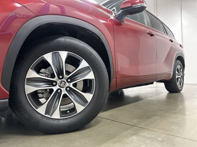 2023 Toyota Highlander XLE Ruby Flare Pearl at Group 1 Toyota Southwest