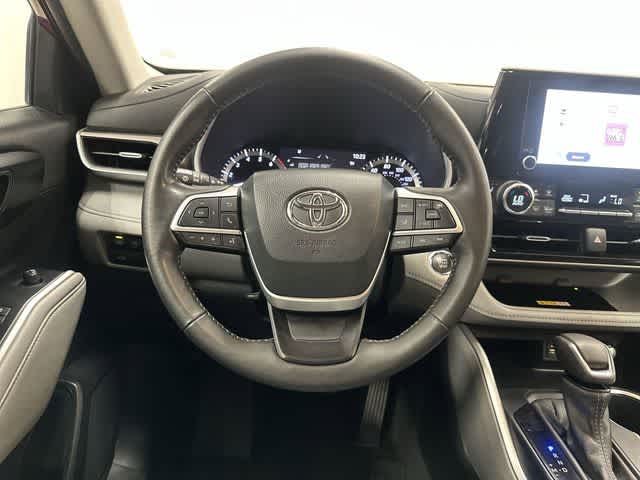 2023 Toyota Highlander XLE Ruby Flare Pearl at Group 1 Toyota Southwest