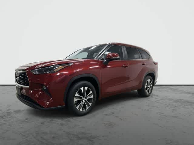 2023 Toyota Highlander XLE Ruby Flare Pearl at Group 1 Toyota Southwest