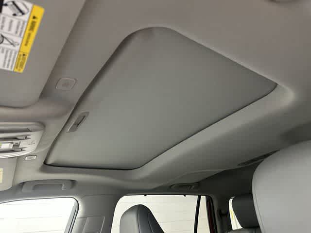 2023 Toyota Highlander XLE Ruby Flare Pearl at Group 1 Toyota Southwest