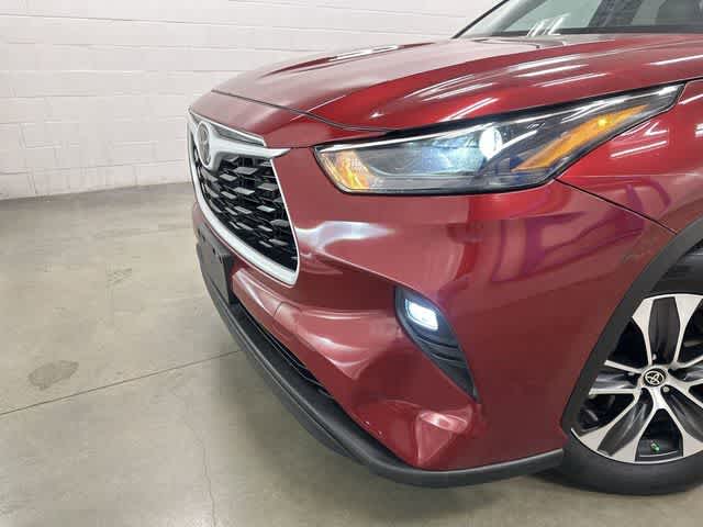 2023 Toyota Highlander XLE Ruby Flare Pearl at Group 1 Toyota Southwest