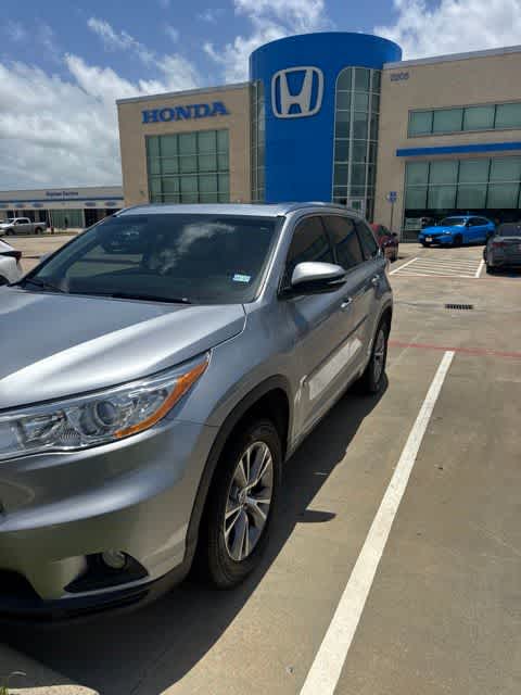 2014 Toyota Highlander XLE Silver Sky Metallic at AutoNation USA Katy