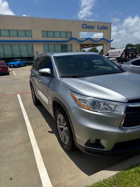 2014 Toyota Highlander XLE Silver Sky Metallic at AutoNation USA Katy