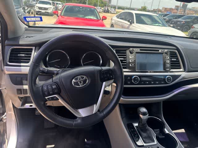 2014 Toyota Highlander XLE Silver Sky Metallic at AutoNation USA Katy