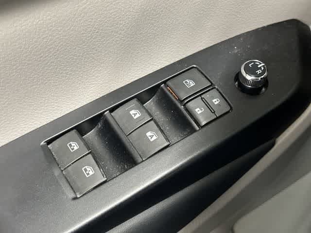 2014 Toyota Highlander XLE Silver Sky Metallic at Lone Star Chevrolet