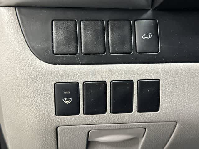 2014 Toyota Highlander XLE Silver Sky Metallic at Lone Star Chevrolet
