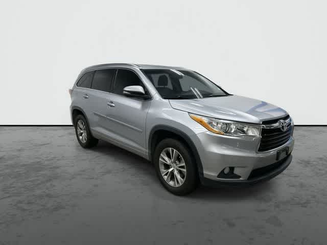 2014 Toyota Highlander XLE Silver Sky Metallic at Lone Star Chevrolet