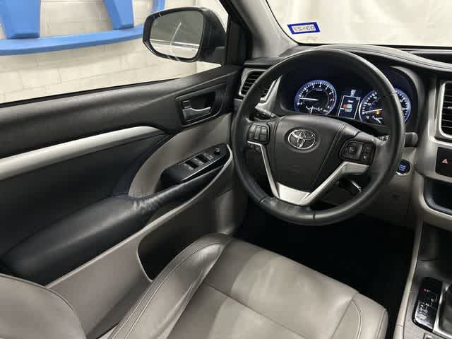 2014 Toyota Highlander XLE Silver Sky Metallic at Lone Star Chevrolet