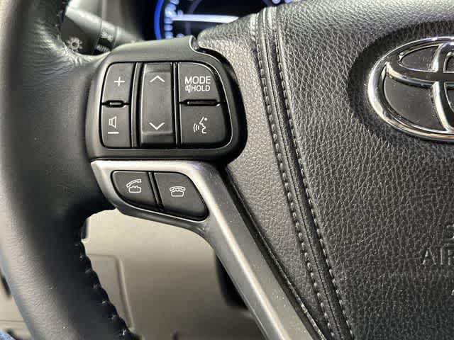 2014 Toyota Highlander XLE Silver Sky Metallic at Lone Star Chevrolet