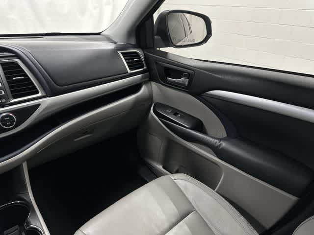 2014 Toyota Highlander XLE Silver Sky Metallic at Lone Star Chevrolet