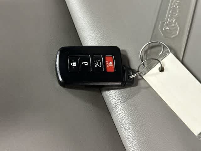 2014 Toyota Highlander XLE Silver Sky Metallic at Lone Star Chevrolet