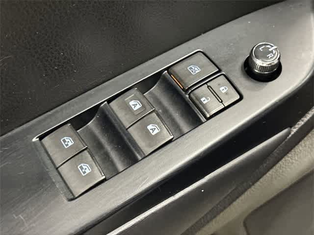 2018 Toyota Highlander LE Plus Blizzard Pearl at AutoNation Ford Gulf Fwy