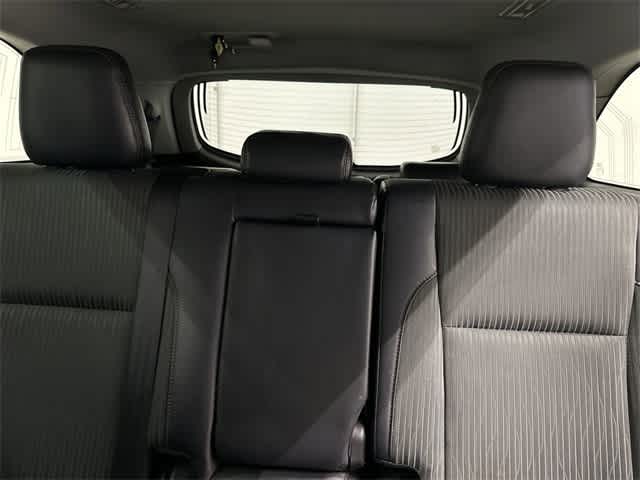 2018 Toyota Highlander LE Plus Blizzard Pearl at AutoNation Ford Gulf Fwy