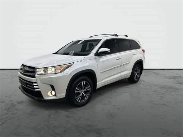 2018 Toyota Highlander LE Plus Blizzard Pearl at AutoNation Ford Gulf Fwy