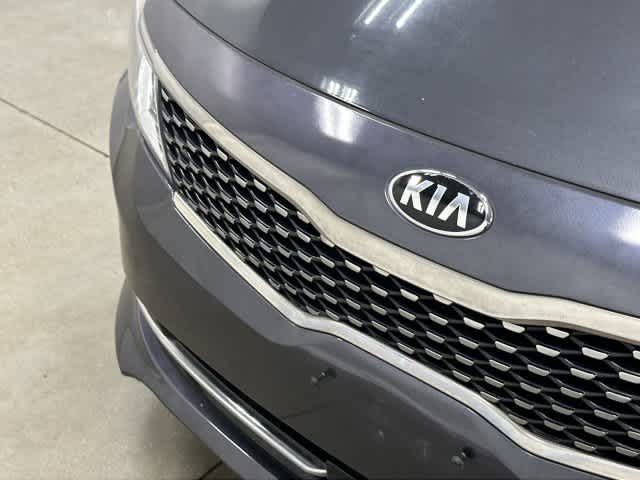 2017 Kia Optima photo 31 of 33