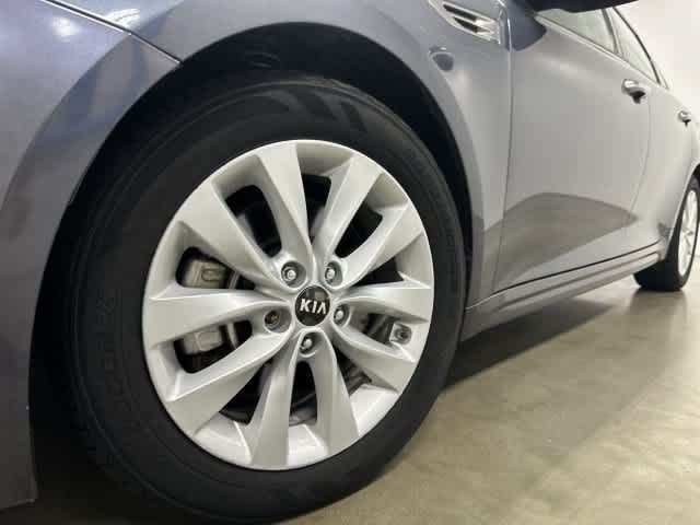 2017 Kia Optima photo 29 of 33