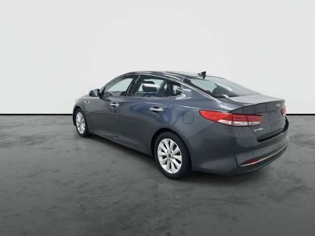 2017 Kia Optima photo 2 of 33