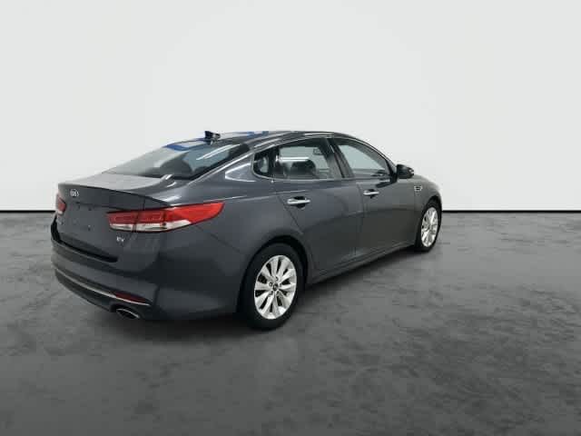 2017 Kia Optima photo 3 of 33