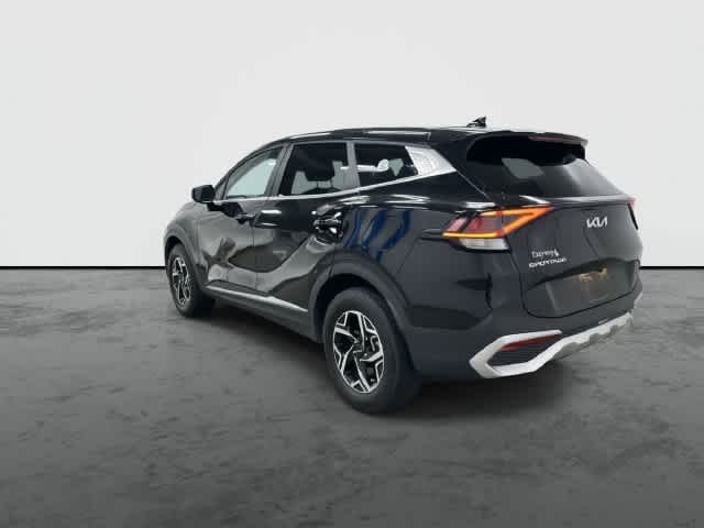 2025 Kia Sportage photo 2 of 32