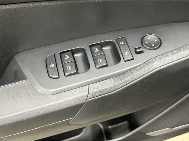 2025 Kia Sportage photo 20 of 32