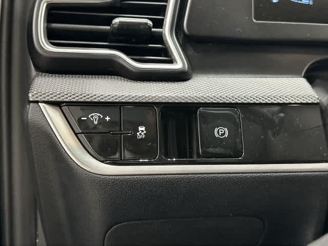2025 Kia Sportage photo 19 of 32