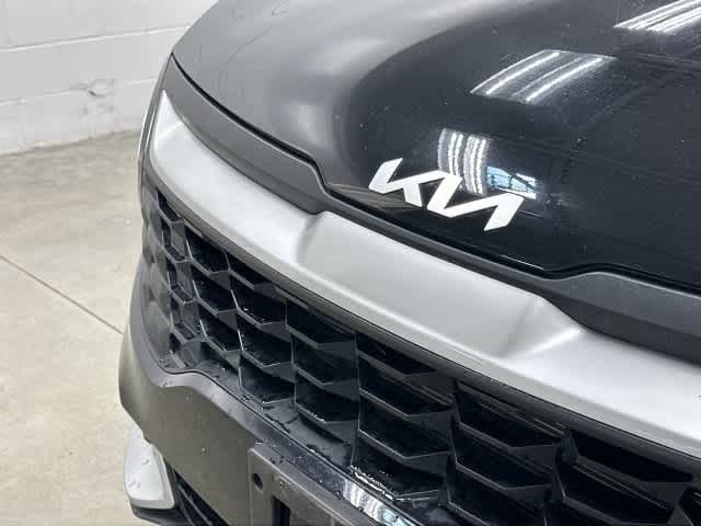 2025 Kia Sportage photo 30 of 32