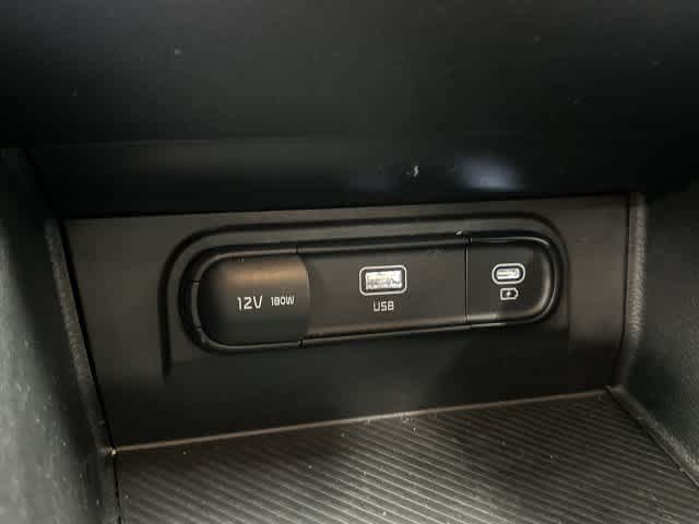 2025 Kia Sportage photo 25 of 32