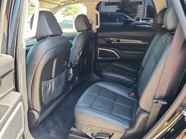 2022 Kia Telluride photo 17 of 31