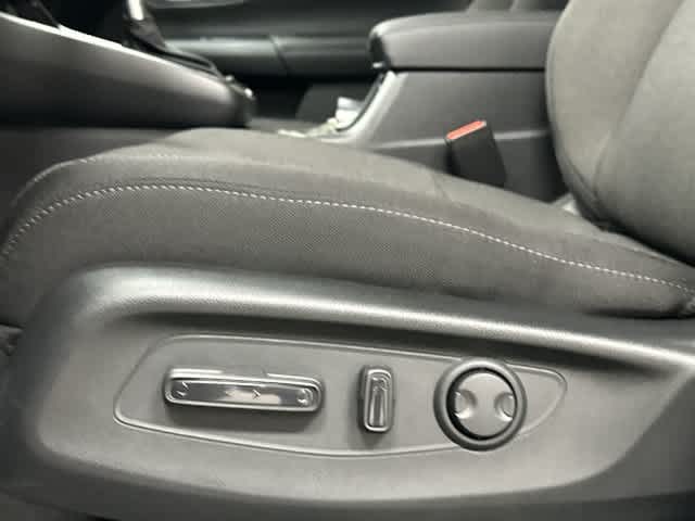 2027 Honda CR-V photo 25 of 31