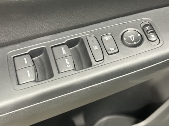 2027 Honda CR-V Hybrid photo 19 of 31