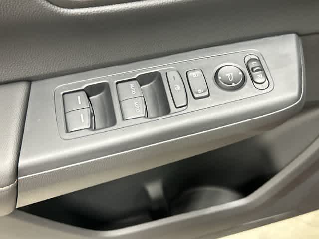 2027 Honda CR-V Hybrid photo 19 of 31