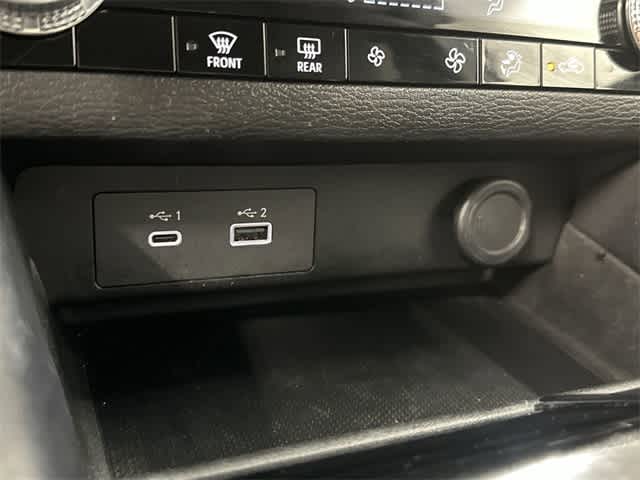 2023 Mitsubishi Outlander SE White Diamond at HGreg Houston