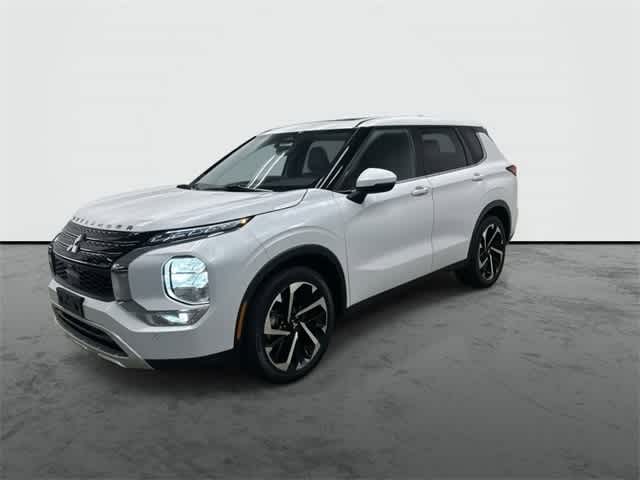 2023 Mitsubishi Outlander SE White Diamond at HGreg Houston