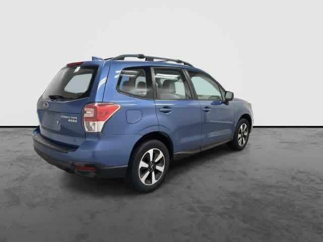 2017 Subaru Forester photo 4 of 32