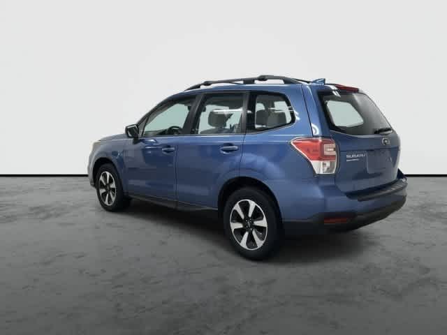 2017 Subaru Forester photo 9 of 32