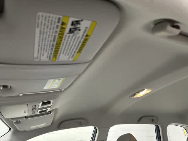 2017 Subaru Forester photo 27 of 32