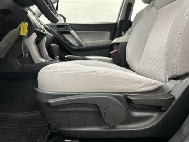 2017 Subaru Forester photo 26 of 32
