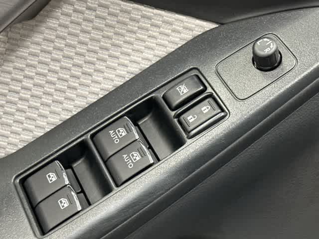 2017 Subaru Forester photo 20 of 32