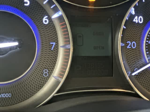 2017 INFINITI QX80 photo 16 of 33