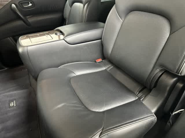 2017 INFINITI QX80 photo 11 of 33