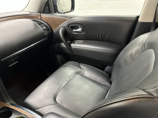 2017 INFINITI QX80 photo 13 of 33