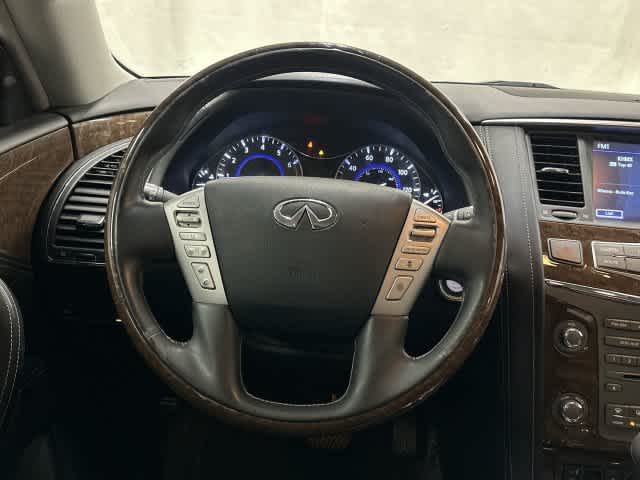 2017 INFINITI QX80 photo 15 of 33