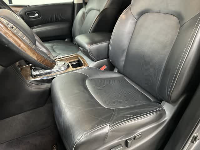2017 INFINITI QX80 photo 10 of 33