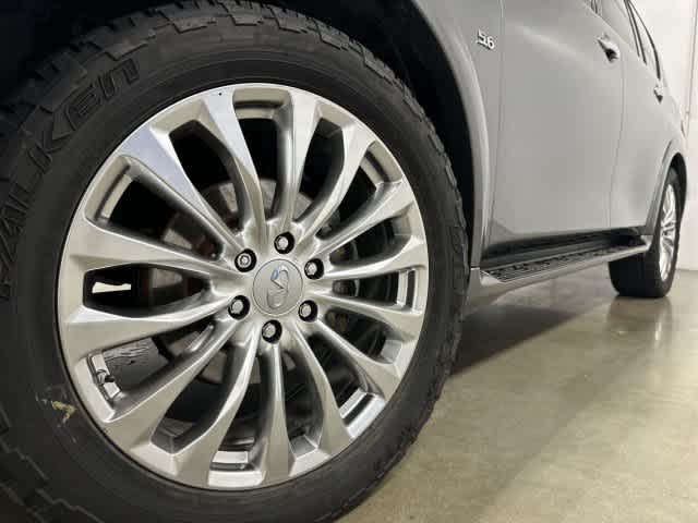 2017 INFINITI QX80 photo 29 of 33
