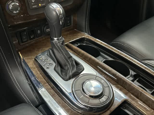 2017 INFINITI QX80 photo 25 of 33