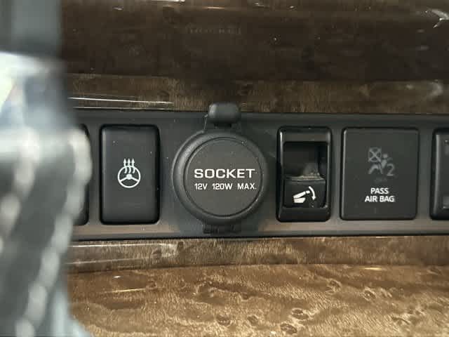 2017 INFINITI QX80 photo 26 of 33