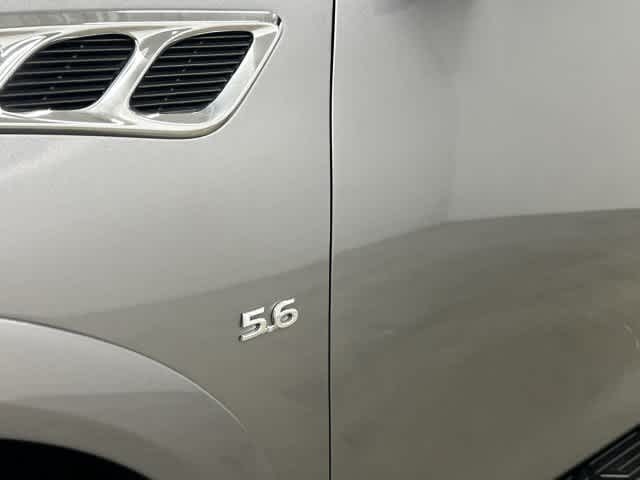 2017 INFINITI QX80 photo 31 of 33